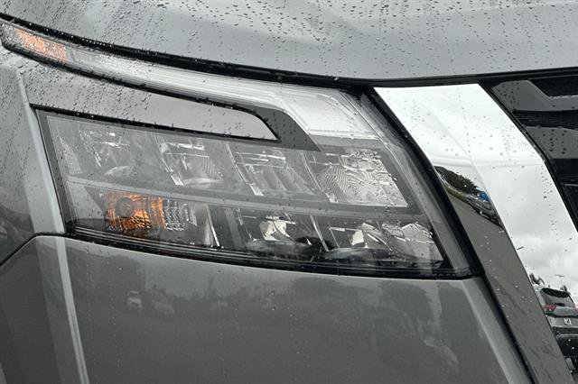 New 2025 Nissan Pathfinder SV w/ Cargo Package image 31