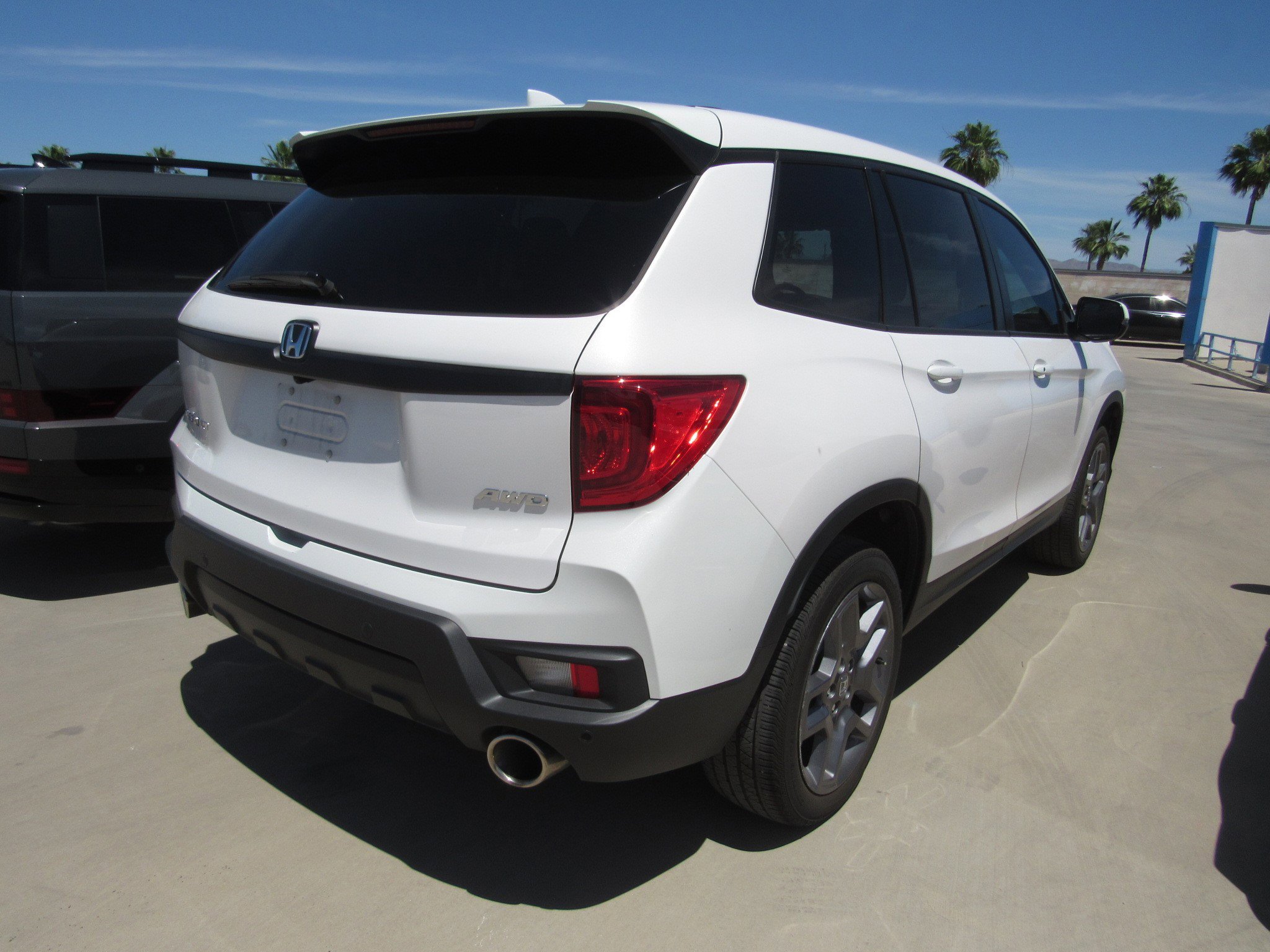 Used 2023 Honda Passport EX-L image 3