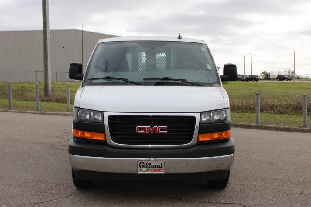 Used 2024 GMC Savana 2500 w/ Driver Convenience Package image 4