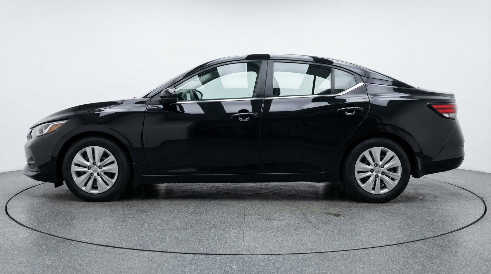 Used 2025 Nissan Sentra S image 5