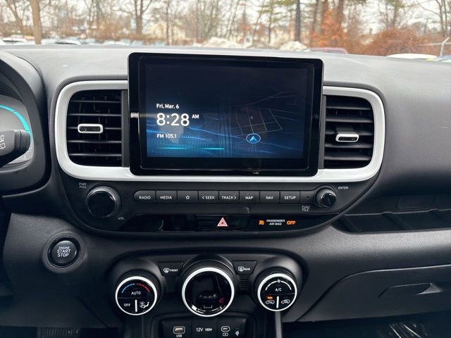 Certified 2025 Hyundai Venue Limited image 19