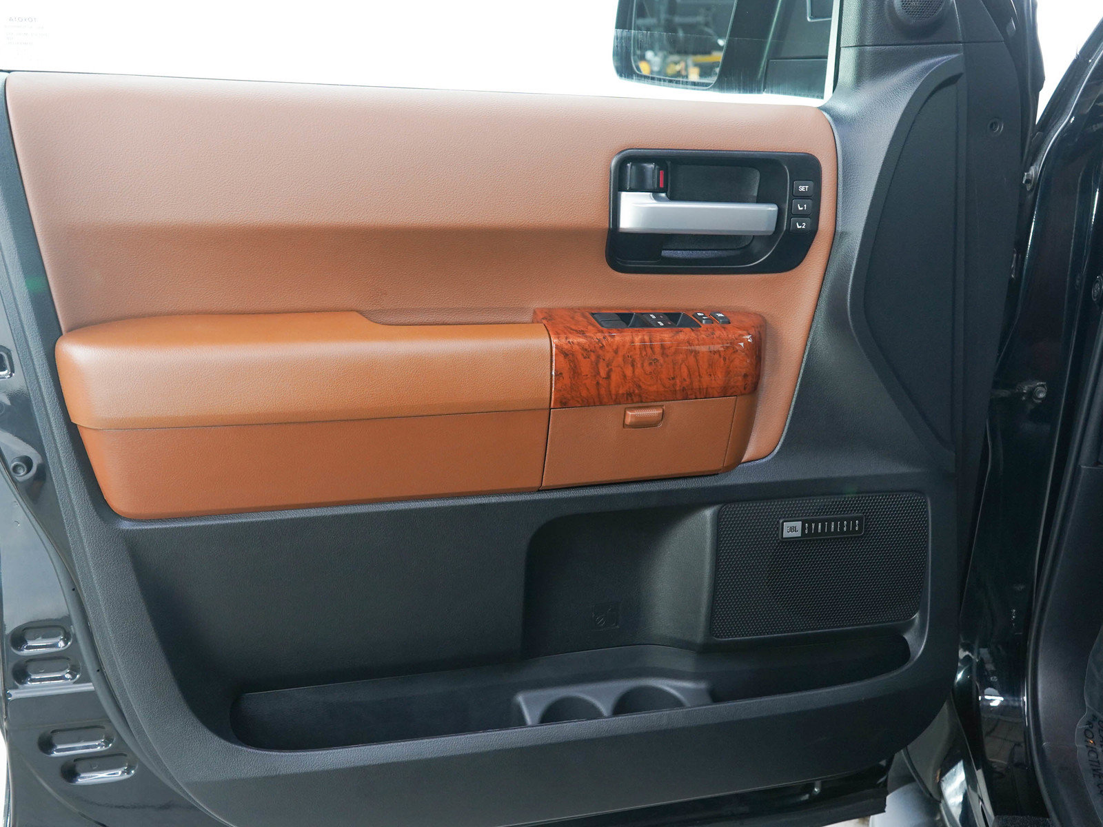 Used 2019 Toyota Sequoia Platinum AWD/4WD image 26