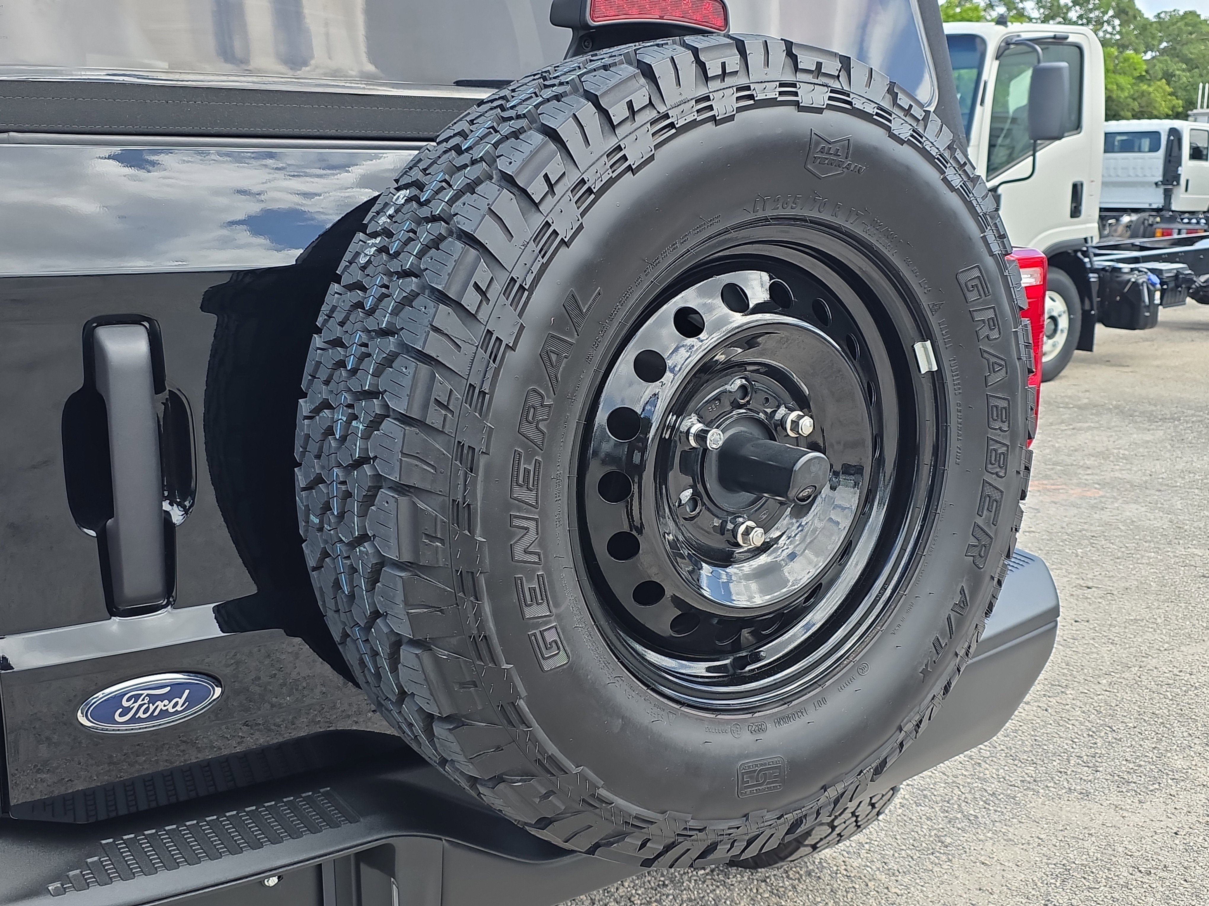 Used 2022 Ford Bronco Black Diamond image 10