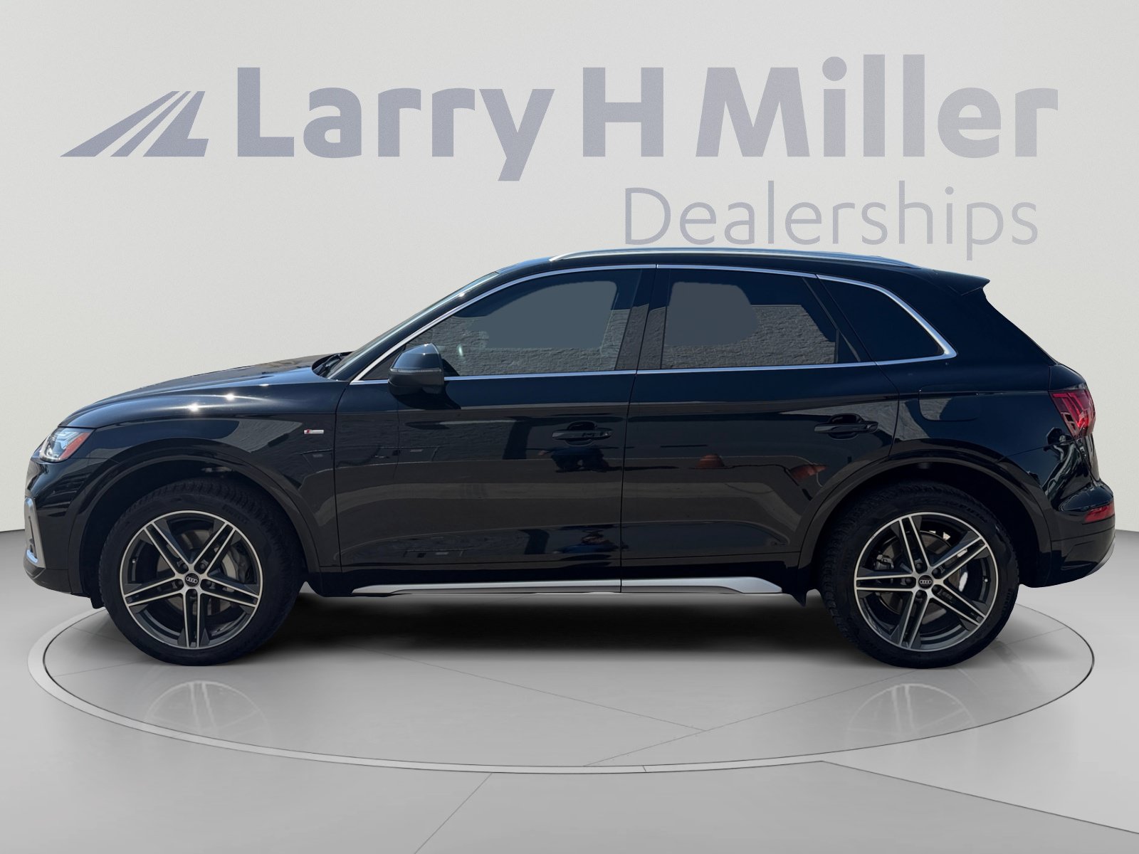 Used 2021 Audi Q5 e Premium AWD/4WD image 2