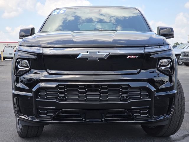 Used 2025 Chevrolet Silverado EV RST AWD/4WD image 15