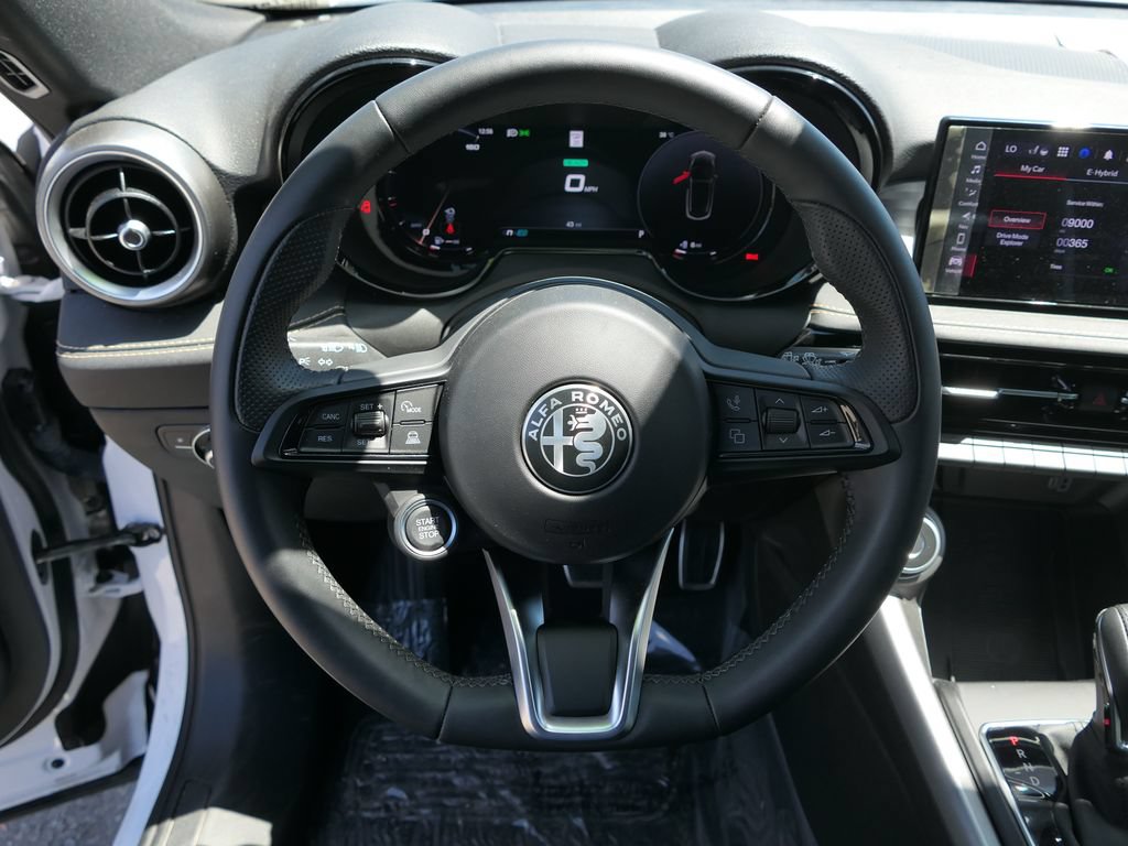 Used 2025 Alfa Romeo Tonale w/ Premium Package AWD/4WD image 15