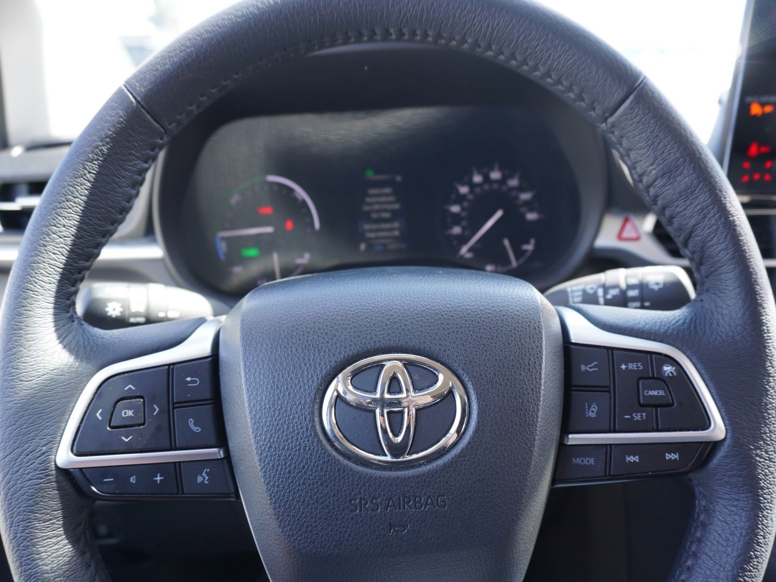 Used 2023 Toyota Sienna XLE image 26