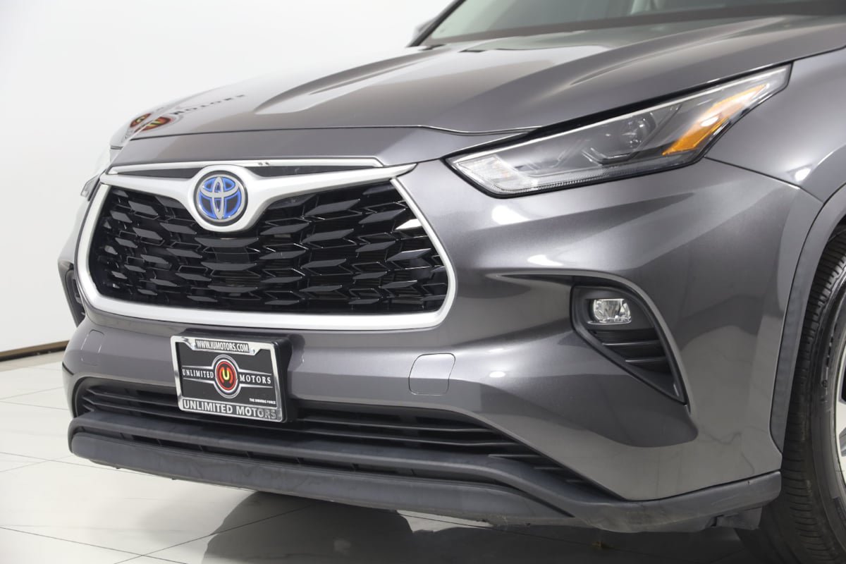 Used 2022 Toyota Highlander XLE FWD image 52