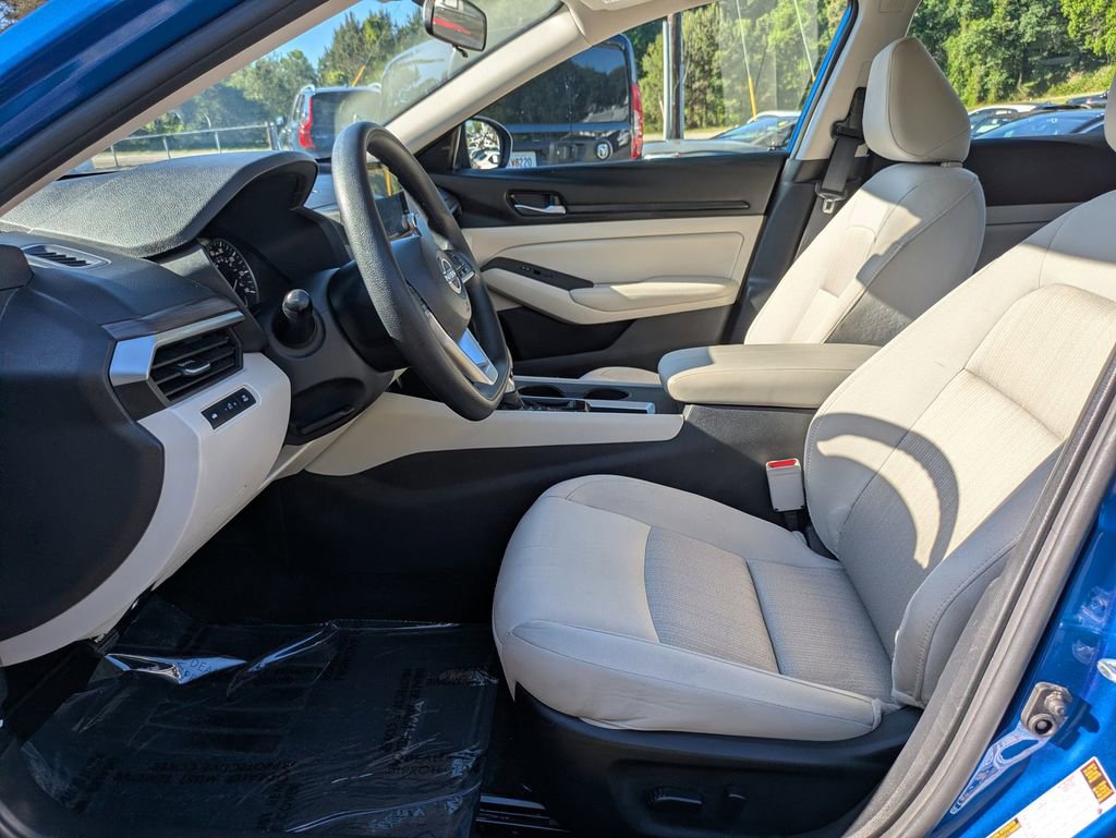Used 2025 Nissan Altima 2.5 SV FWD image 20