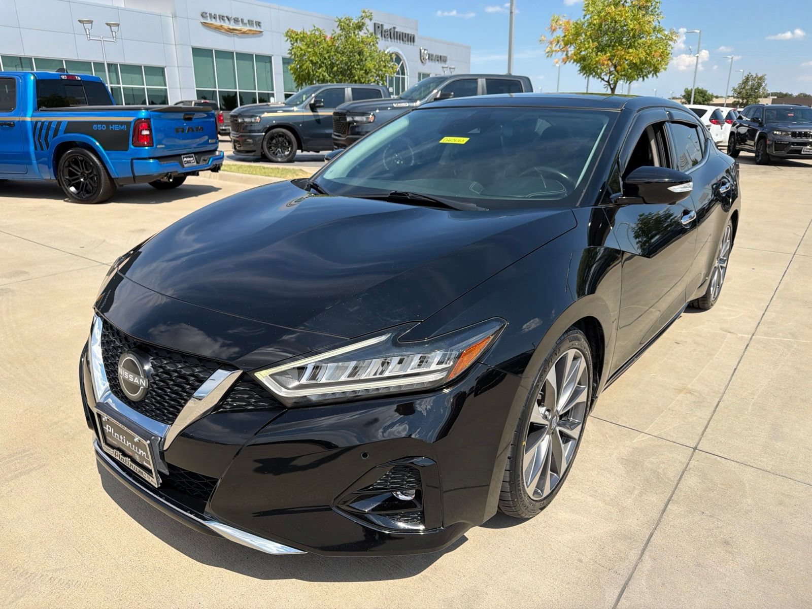 Used 2023 Nissan Maxima Platinum w/ Sport Mat Group FWD image 9