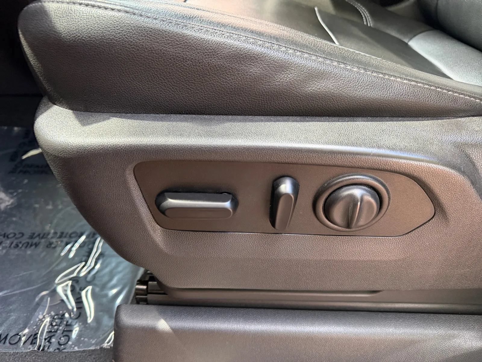 Used 2019 Chevrolet Silverado 1500 LT Trail Boss AWD/4WD image 17