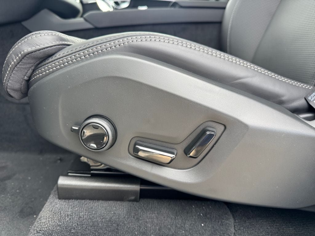 New 2026 Volvo XC90 B6 Ultra w/ Protection Package AWD/4WD image 29
