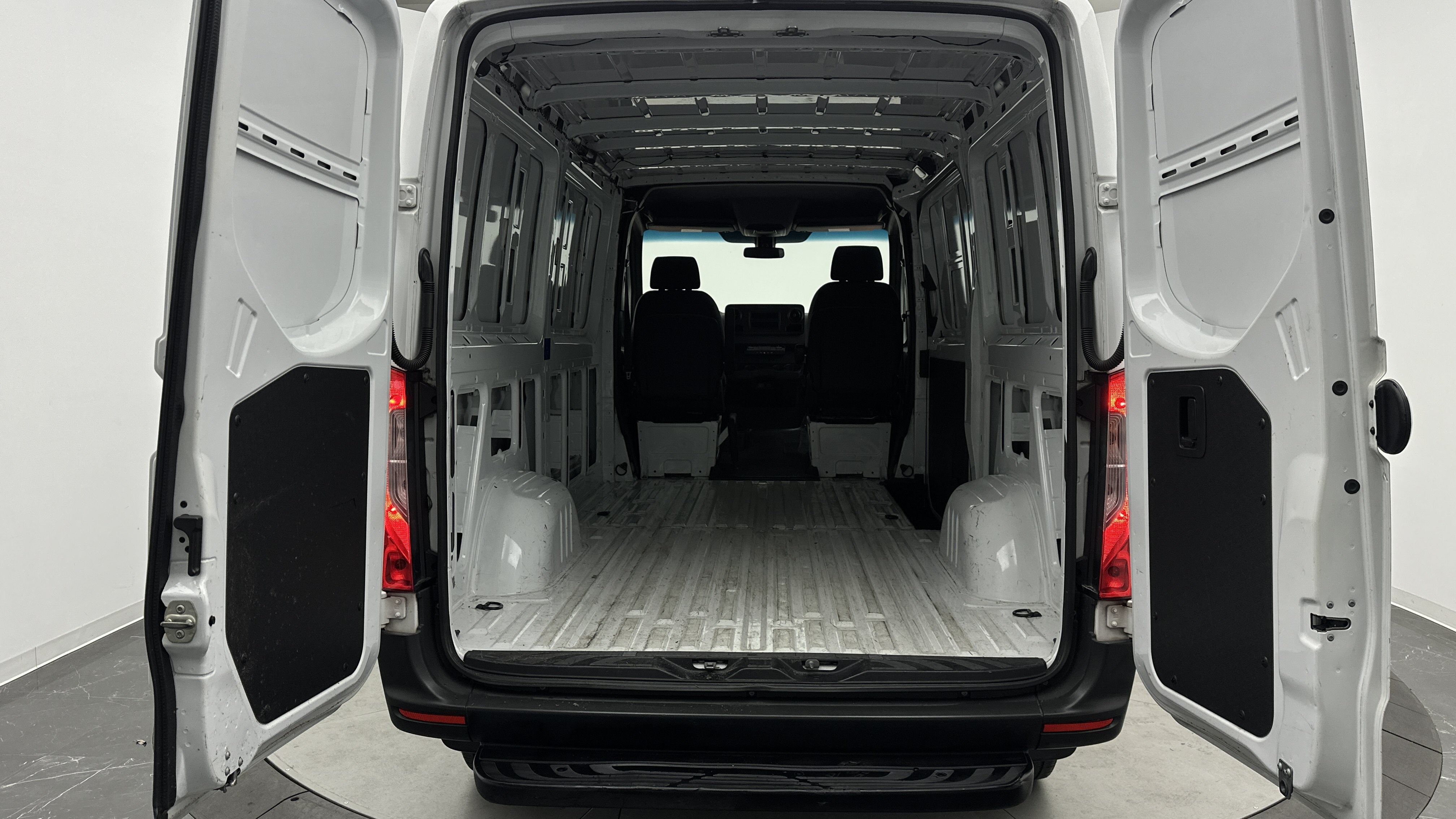 Used 2019 Mercedes-Benz Sprinter 144 Cargo image 23