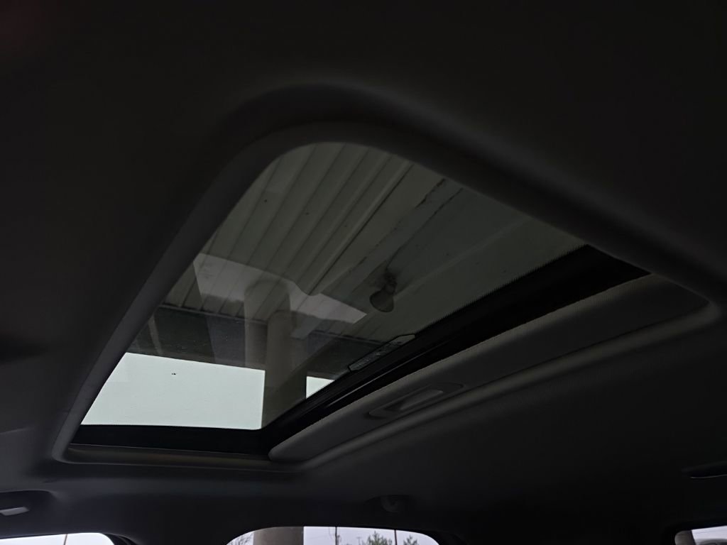 Used 2019 Ford EcoSport SES w/ SES Black Appearance Package image 18