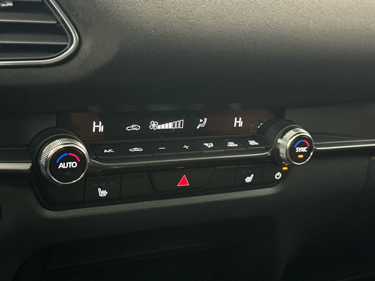 Used 2025 MAZDA CX-30 Carbon image 28