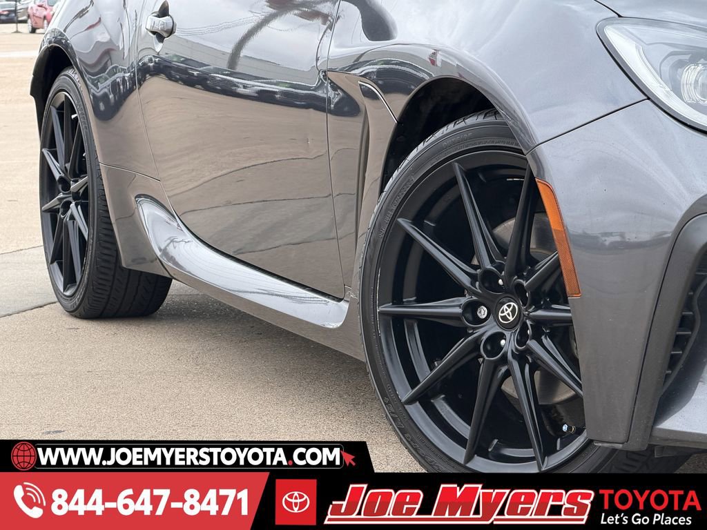 Used 2022 Toyota GR86 Premium image 12