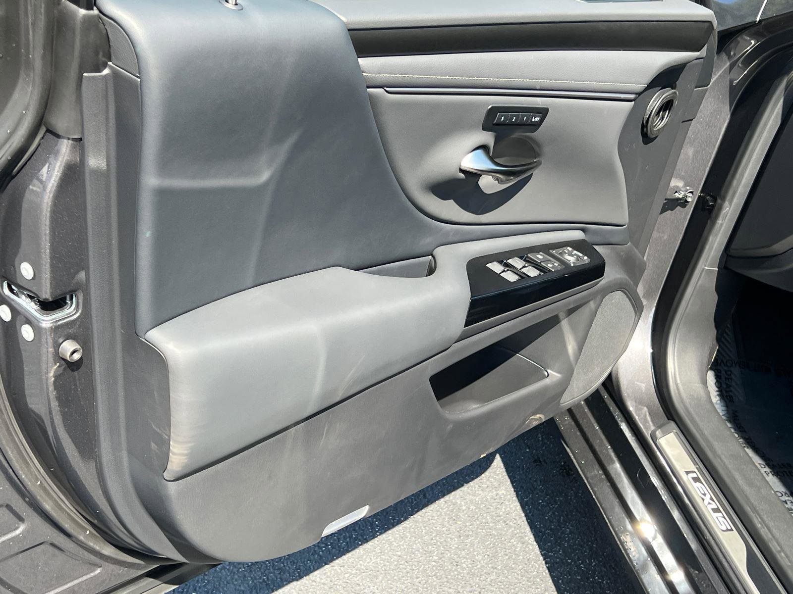 New 2025 Lexus ES 350 w/ Premium Package image 11