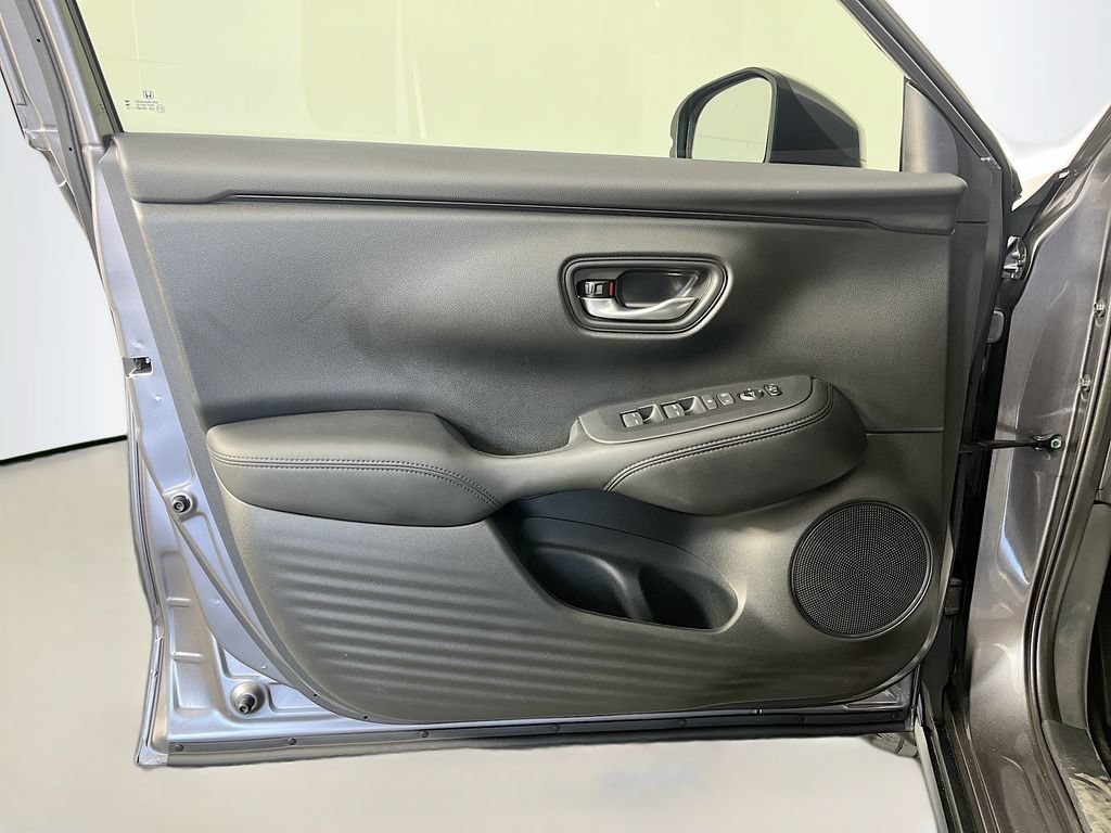 Used 2025 Honda HR-V LX image 25