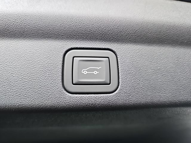 Used 2026 Cadillac Escalade IQ Sport 1 w/ LPO, Floor Liner Package AWD/4WD image 16