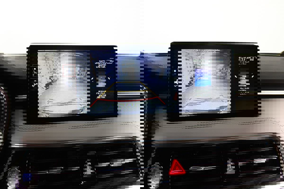 Used 2025 Genesis G70 2.5T image 19