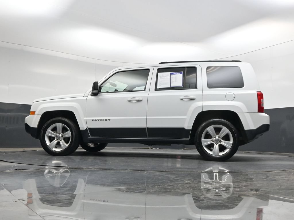 Used 2015 Jeep Patriot Latitude FWD image 34