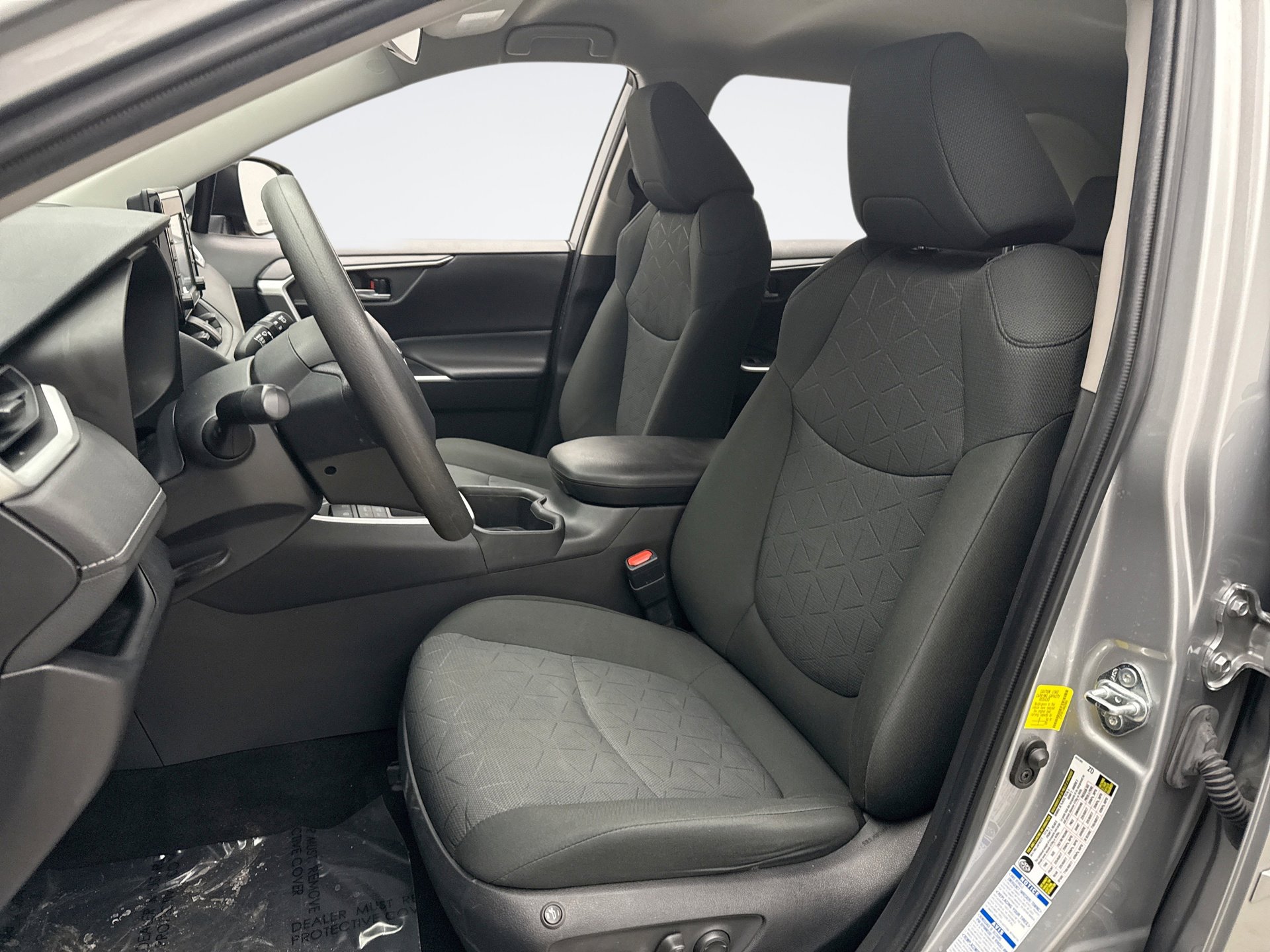 Used 2022 Toyota RAV4 XLE image 11