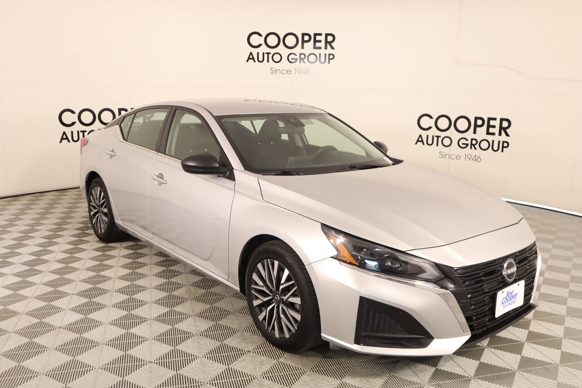 Used 2024 Nissan Altima 2.5 SV