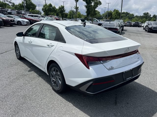 Used 2026 Hyundai Elantra Hybrid FWD image 5
