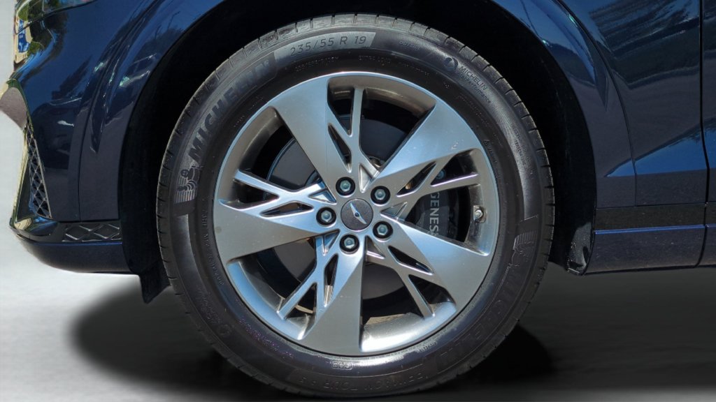 Used 2025 Genesis GV70 3.5T Sport AWD/4WD image 26