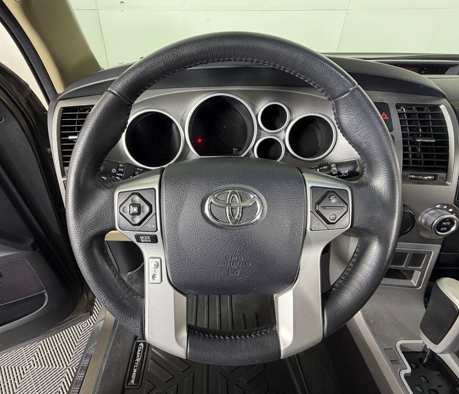 Used 2017 Toyota Sequoia Limited w/ Safety & Convenience Package RWD image 11