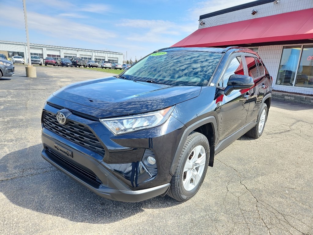 Used 2019 Toyota RAV4 XLE w/ Carpet Mat Package image 8