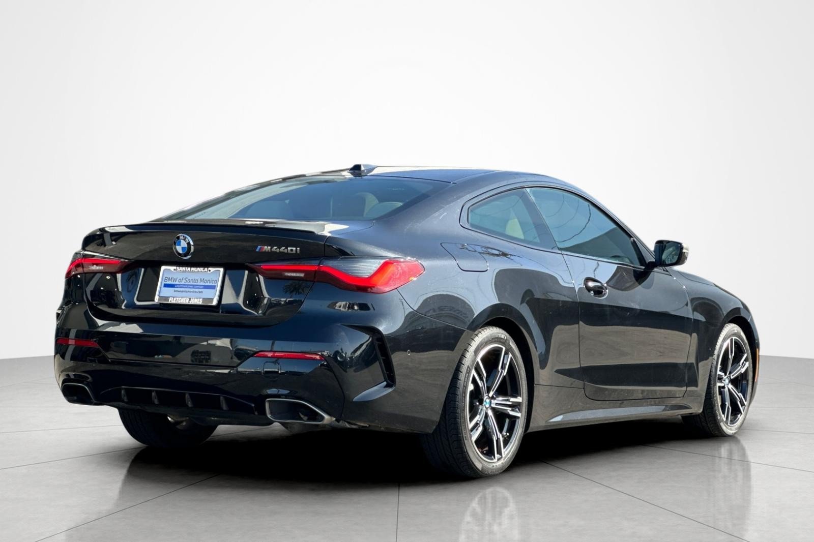 Used 2024 BMW M440i Coupe RWD image 5
