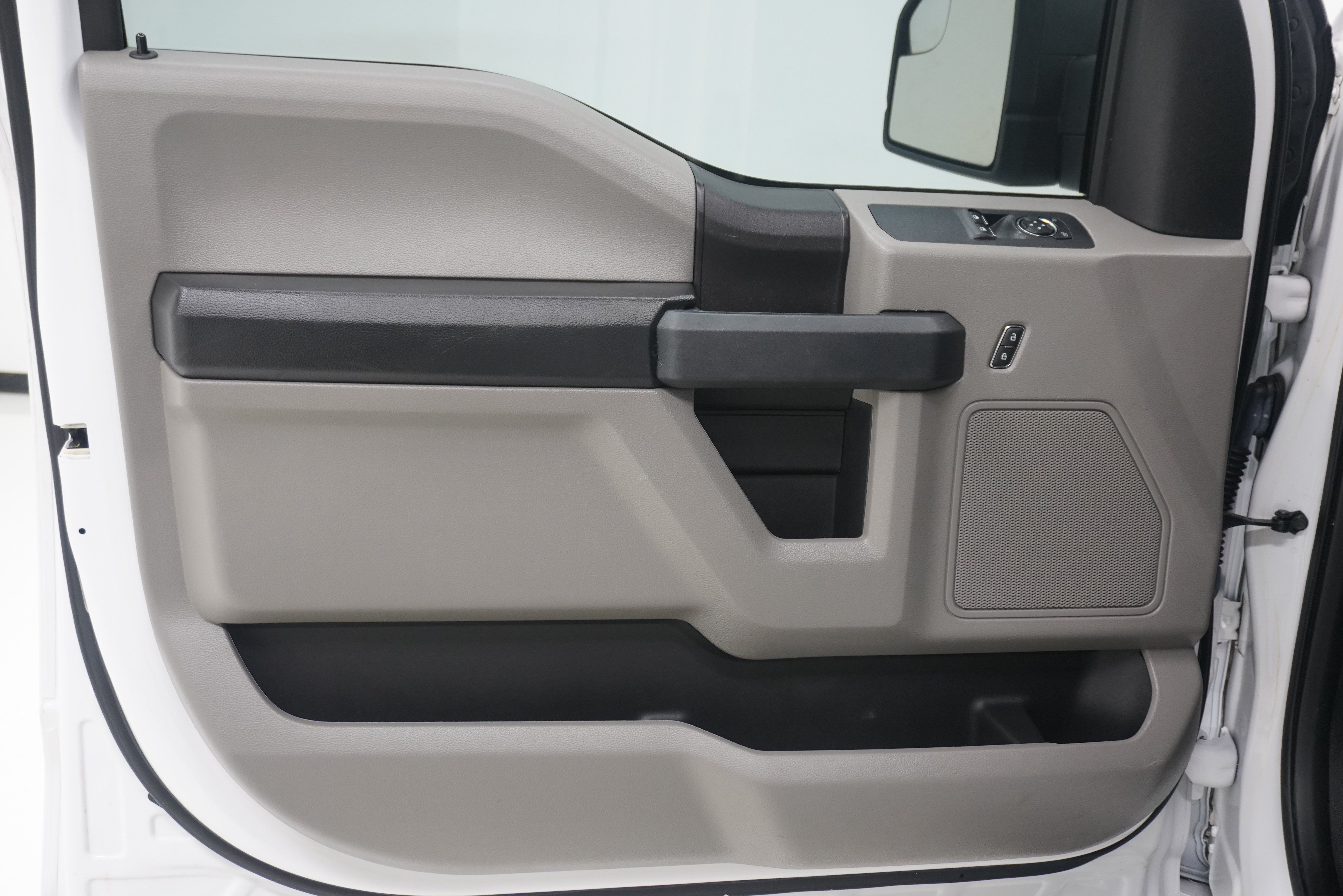 Used 2018 Ford F150 XL w/ Equipment Group 101A Mid RWD image 14