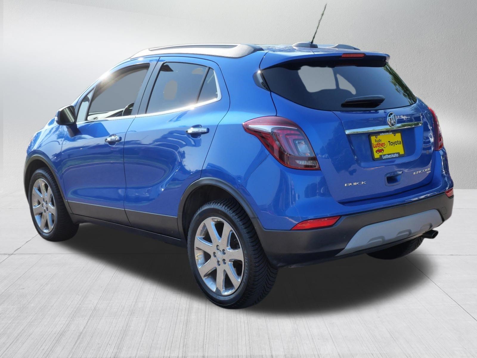 Used 2017 Buick Encore Essence w/ Experience Buick Package AWD/4WD image 5