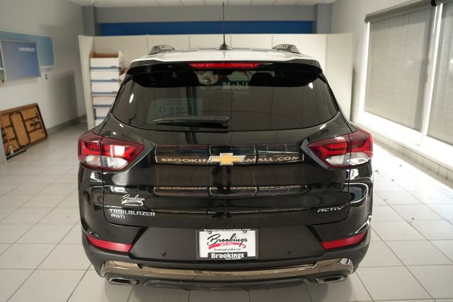 Used 2023 Chevrolet TrailBlazer ACTIV w/ Sun and Liftgate Package image 8