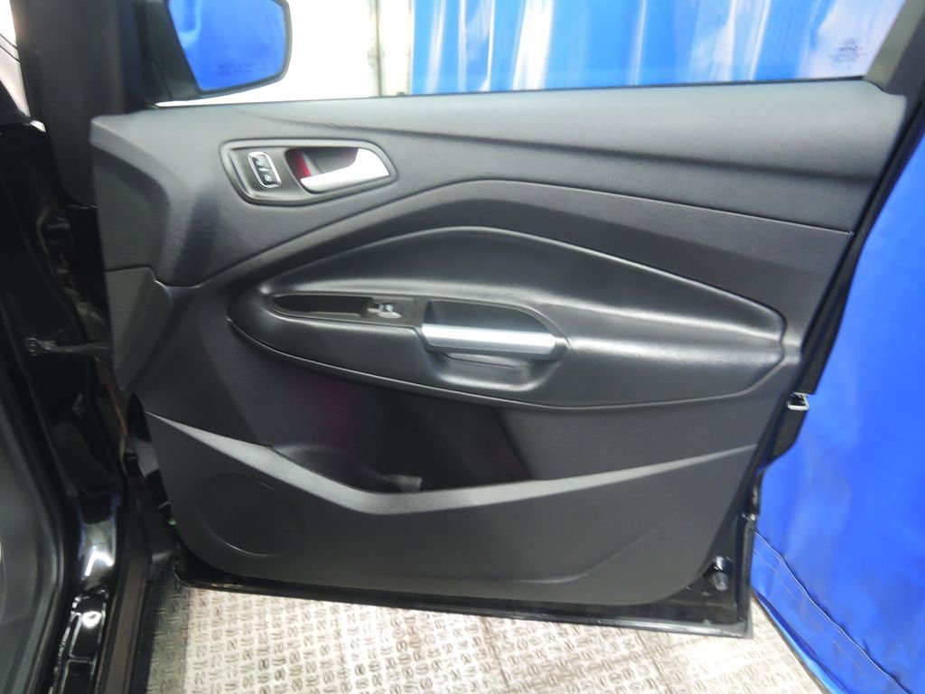 Used 2017 Ford Escape Titanium FWD image 39
