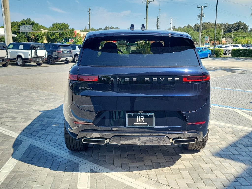 New 2026 Land Rover Range Rover Sport Dynamic SE AWD/4WD image 4