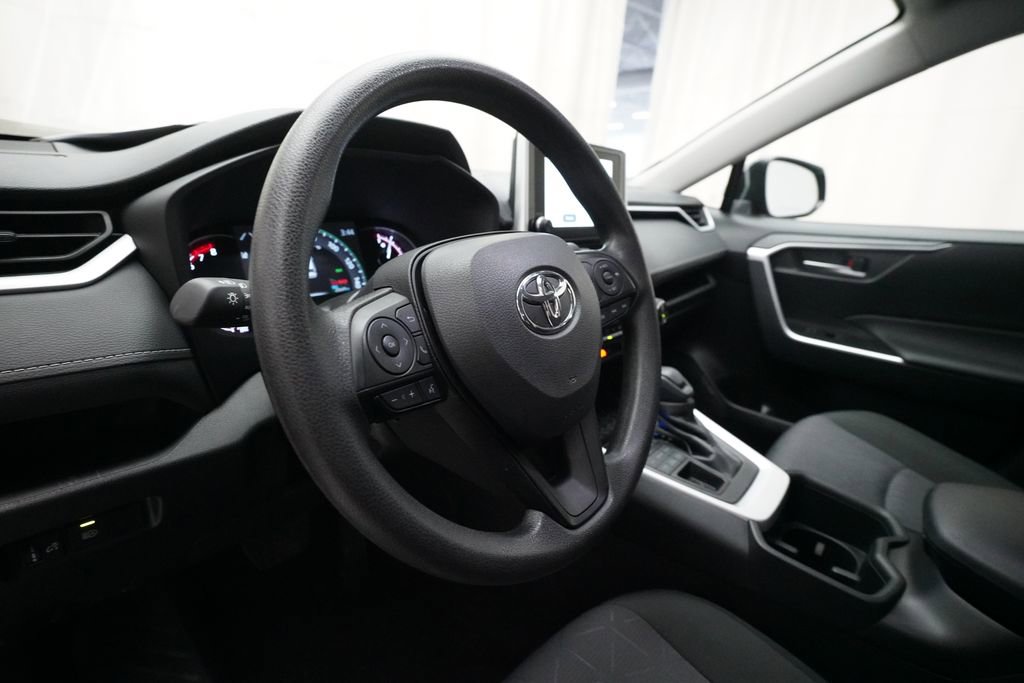 Used 2025 Toyota RAV4 XLE image 8