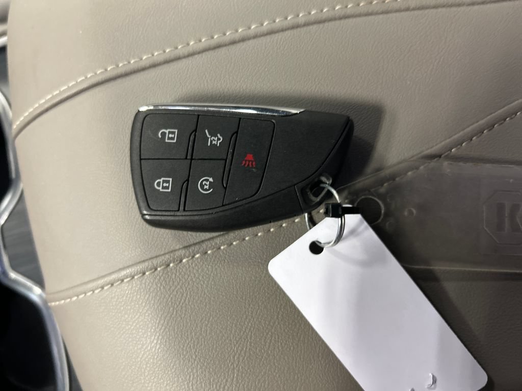 Used 2026 GMC Acadia Elevation w/ Elevation Premium Package FWD image 22