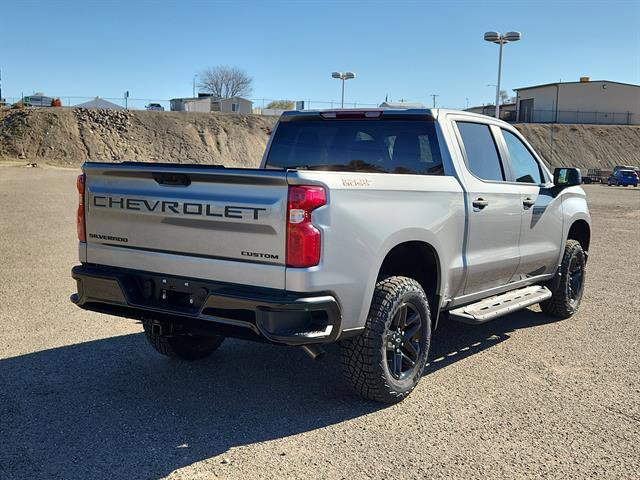 New 2026 Chevrolet Silverado 1500 Custom Trail Boss w/ LPO, Dark Essentials Package image 3
