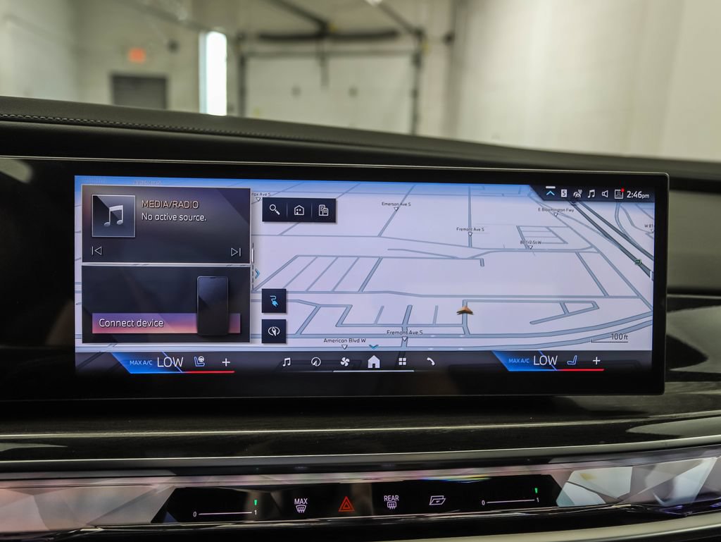 New 2026 BMW i7 xDrive60 w/ Premium Package AWD/4WD image 15