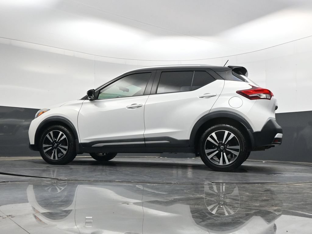 Used 2018 Nissan Kicks SR w/ Premium Package FWD image 34