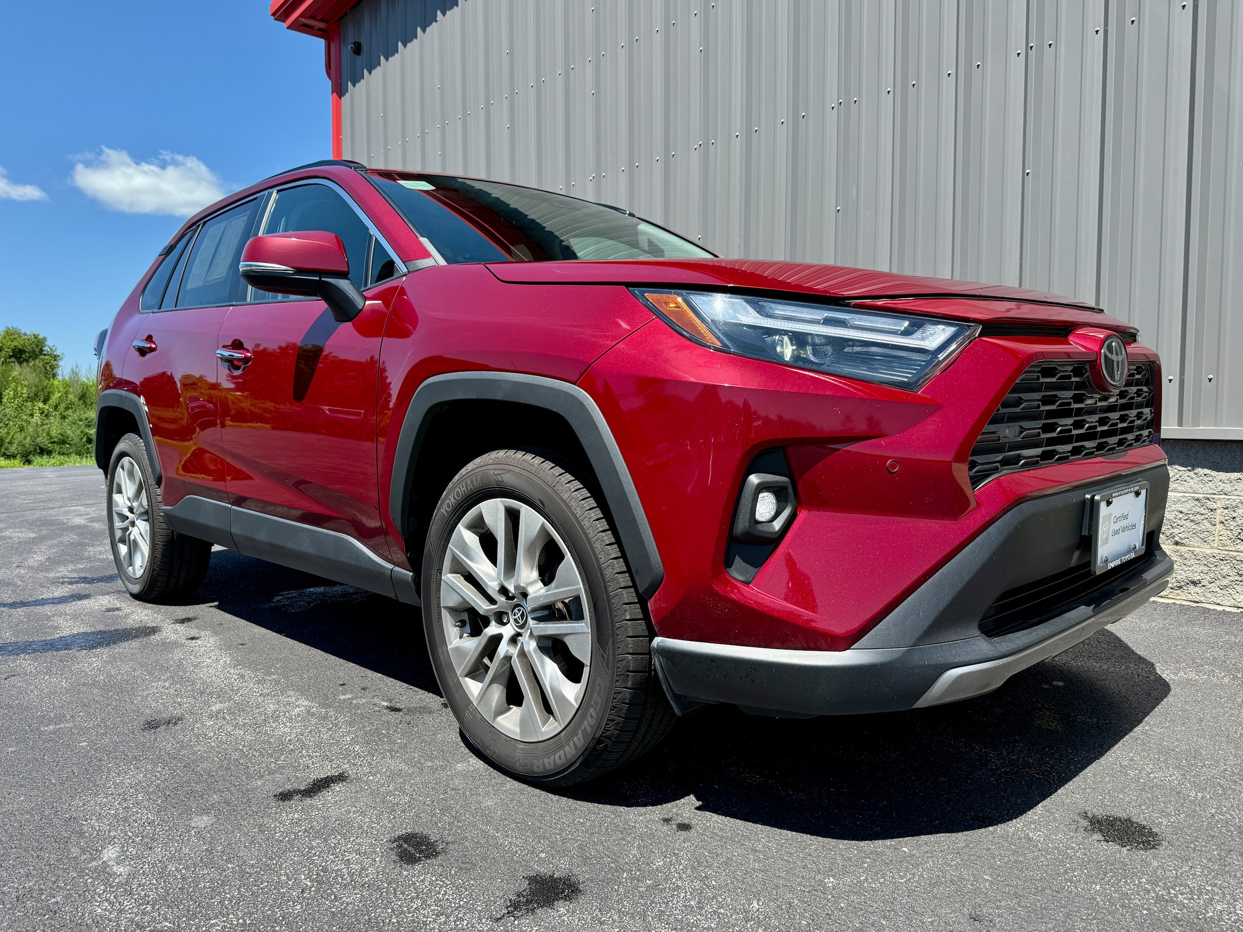 Certified 2022 Toyota RAV4 Limited w/ Limited Grade Weather Package AWD/4WD image 14