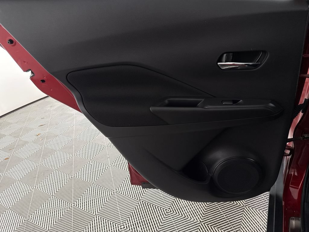 Used 2024 Nissan Kicks SV w/ Interior Electronics Package FWD image 11