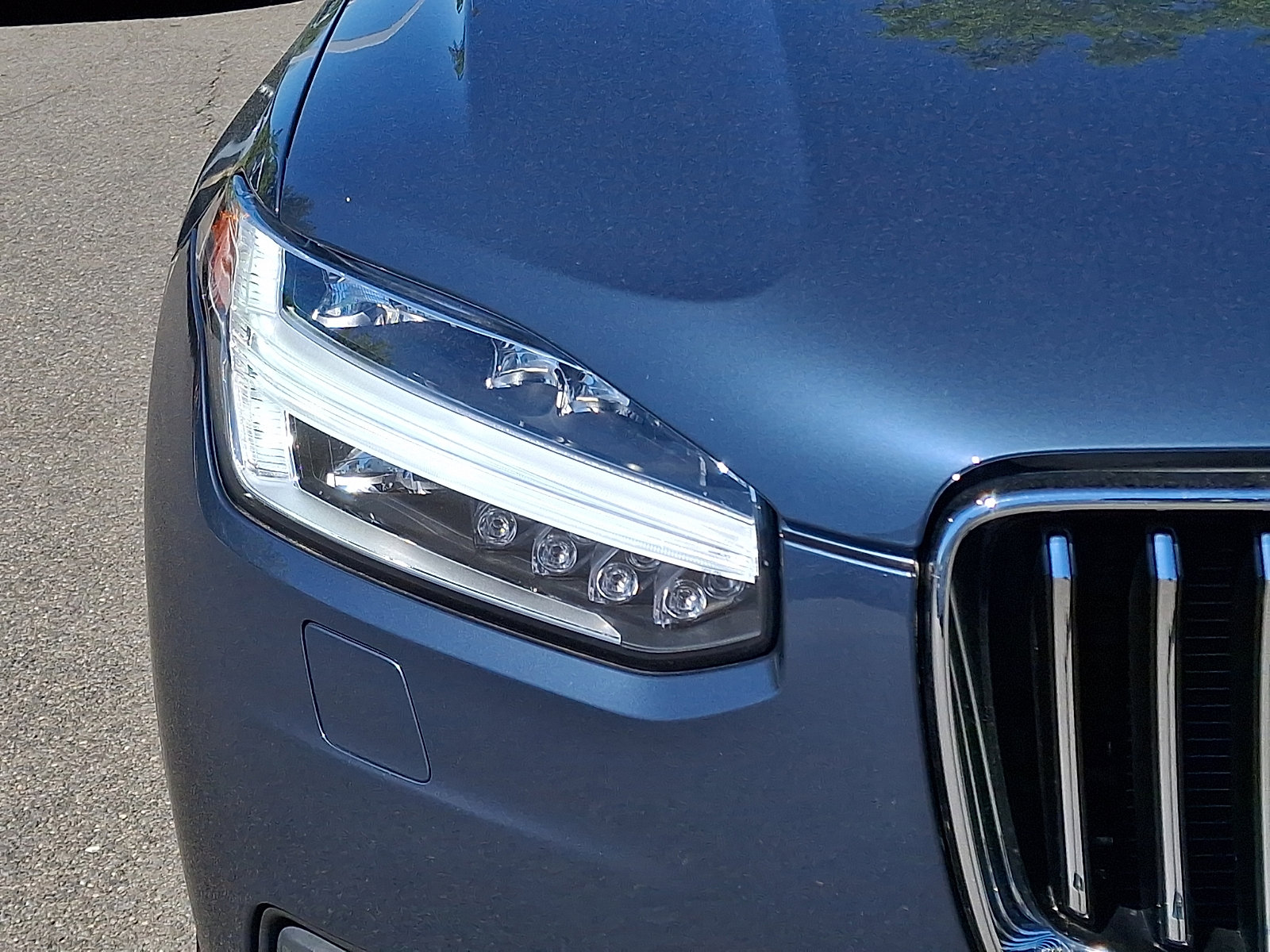 Used 2022 Volvo XC90 T6 Momentum w/ Advanced Package AWD/4WD image 9