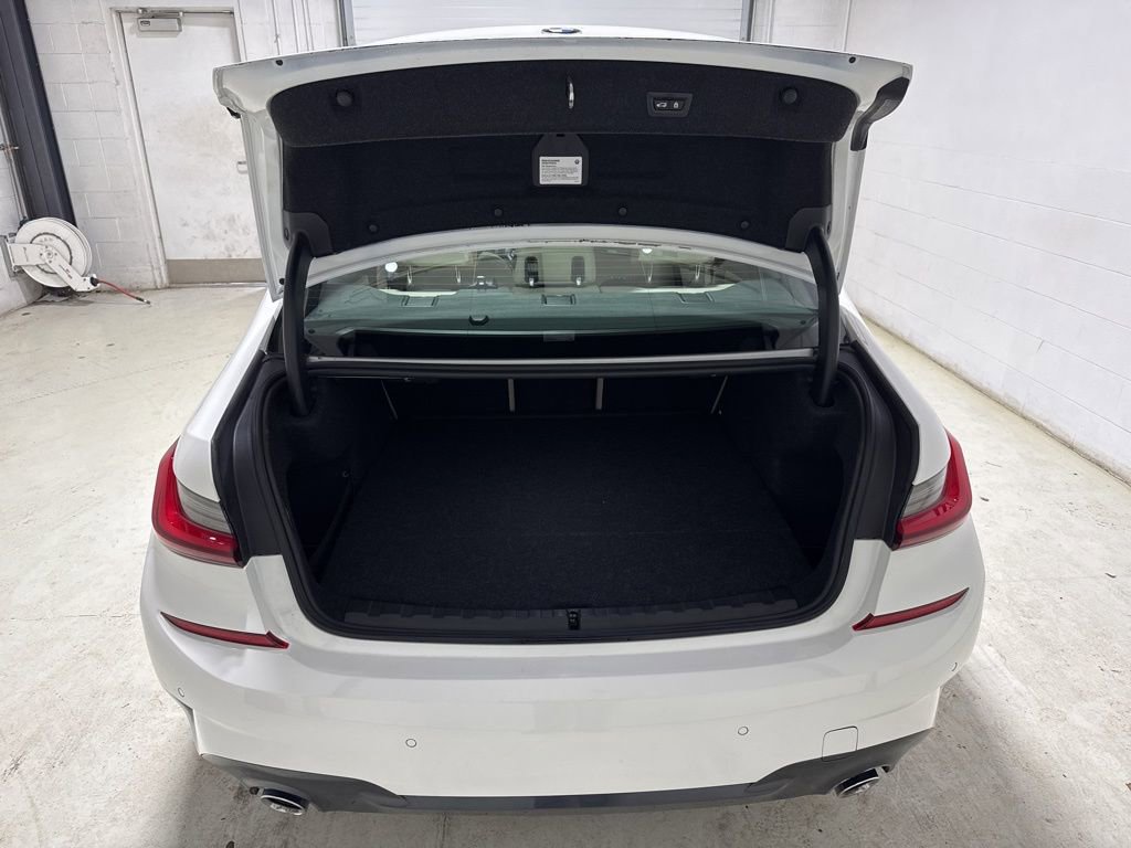 Used 2022 BMW 330i xDrive Sedan w/ M Sport Package image 33