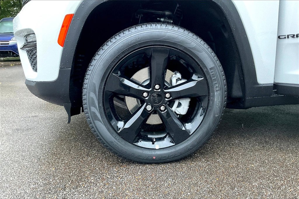 New 2025 Jeep Grand Cherokee Limited image 12