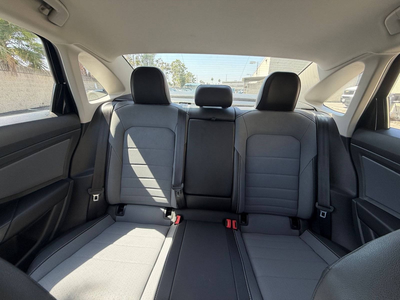 Used 2025 Volkswagen Jetta SE image 39