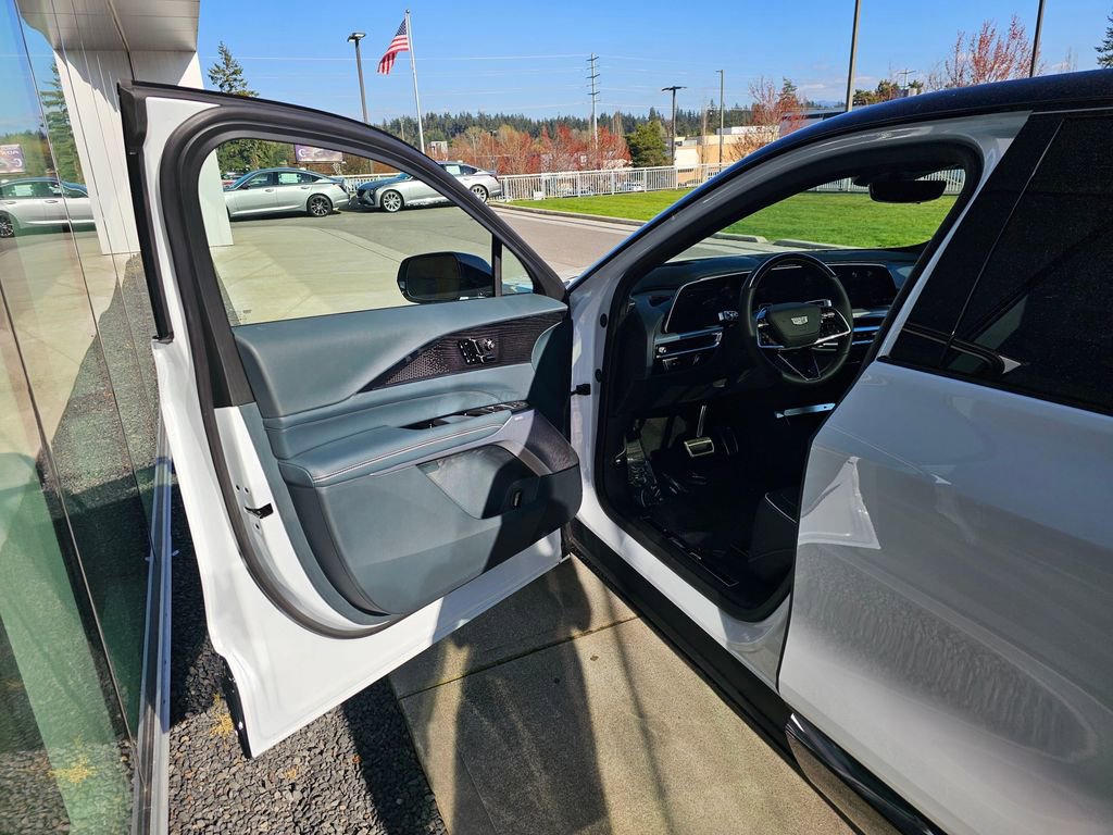 New 2026 Cadillac Lyriq Signature Sport w/ Nappa Leather Package image 18