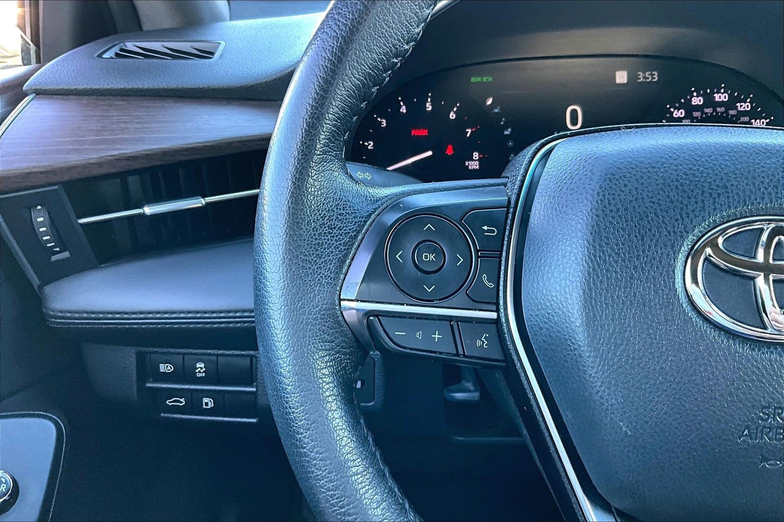 Used 2022 Toyota Avalon XLE FWD image 19